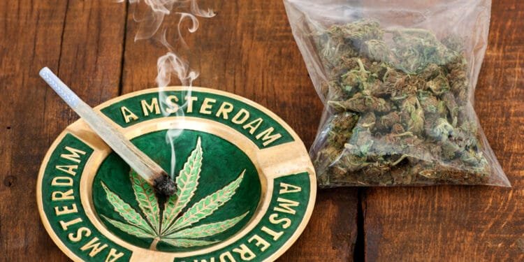 Amsterdam’s PvdA branch wants to ban tourists from coffeeshops