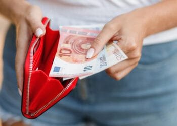 Privacy watchdog hands €2.7 m fine to credit score firm Experian