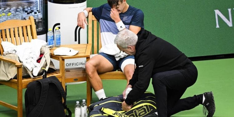 Toernooifavoriet Rune valt uit in Stockholm met enkelblessure