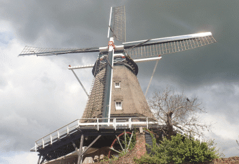 Code amber storm warning for coastal areas on Thursday evening