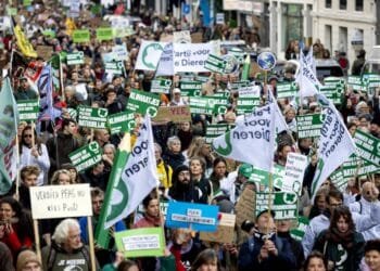 Thousands march in The Hague, urging action on climate change