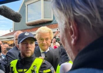 Fishing expedition: Wilders courts PVV voters and men in black