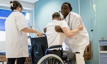 Ziekenhuispersoneel draagt geen volledig naamkaartje, uit angst voor agressie