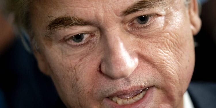 Wilders deelt berichten met suggestie van fraude verkiezingen, zonder bewijs