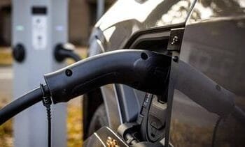 Hybride auto’s toch niet zo milieuvriendelijk als werd gedacht