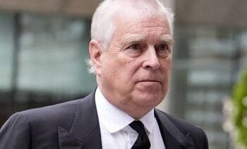 Prins Andrew geeft koninklijke titels op