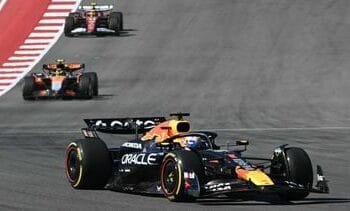 Verstappen wint GP in Austin en ziet WK-kansen stijgen