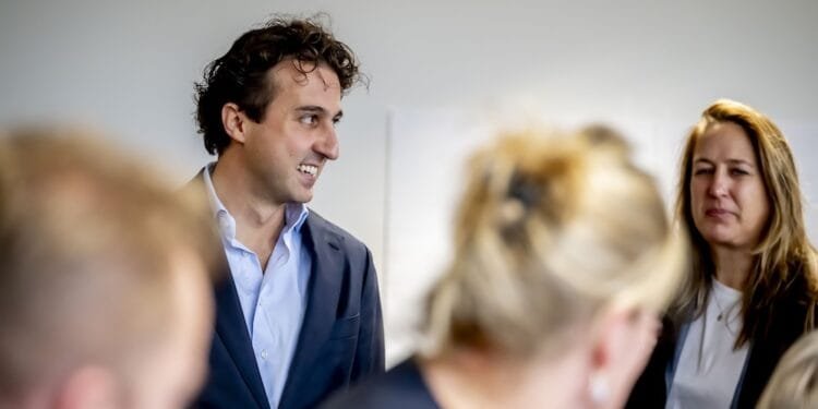 Who will lead GroenLinks-PvdA, and take part in coalition talks?