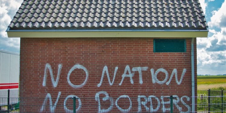 Dutch cabinet presses ahead with refugee “priority” housing plan