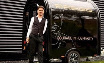 Kaj (20) runt nu al zijn eigen champagne-imperium in wording