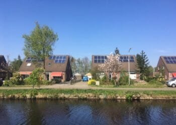 Solar panel owners face hefty fees to “sell” excess electricity