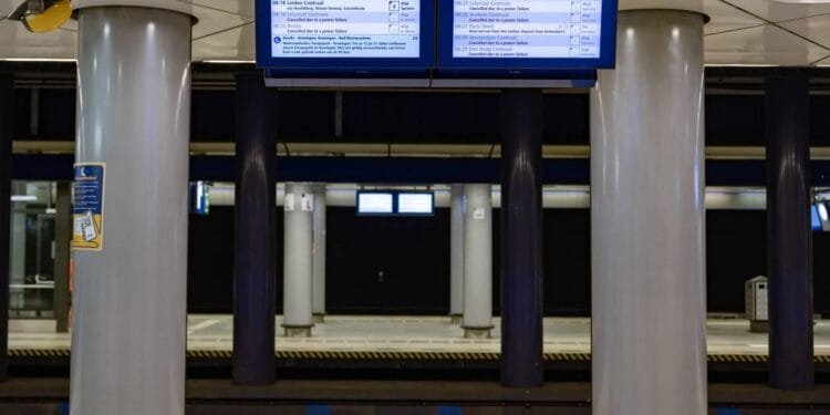 Geen treinverkeer van en naar Schiphol door seinstoring
