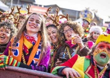 Carnaval season kicks off as crowds celebrate 11th of the 11th