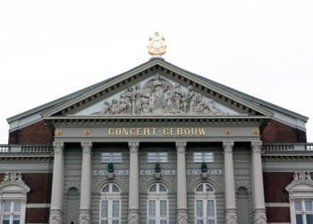 Concertgebouw compromise over IDF cantor at Hanukkah concert