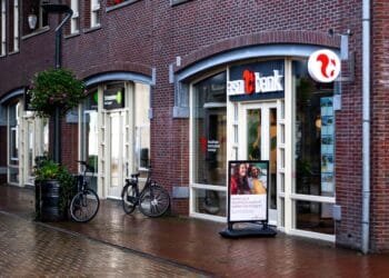 ASN Bank to cut up to 950 more jobs as reorganisation continues