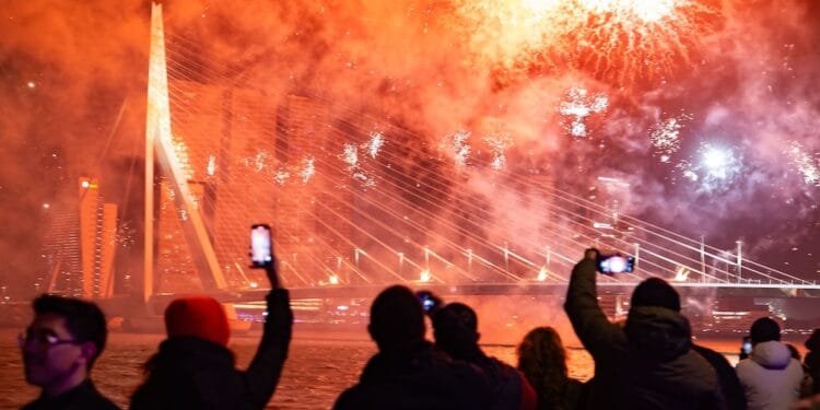 Rotterdam firework show will go ahead after all, council agrees