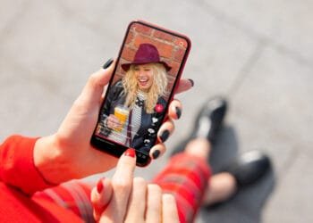 MEPs call for a 16-years age limit to access social media