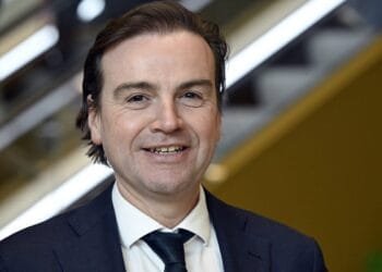 Azamani calls for strict but humane EU policy to return refugees