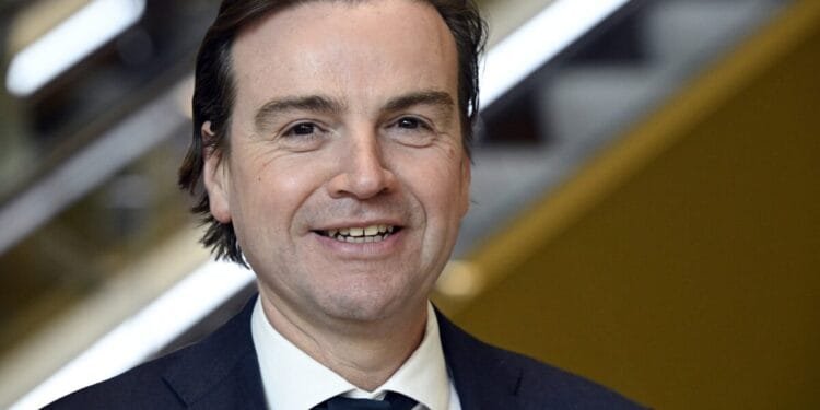 Azamani calls for strict but humane EU policy to return refugees