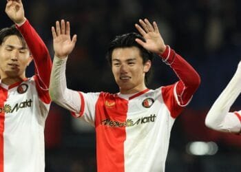 In-form Ueda and Saibari keep Feyenoord and PSV neck and neck