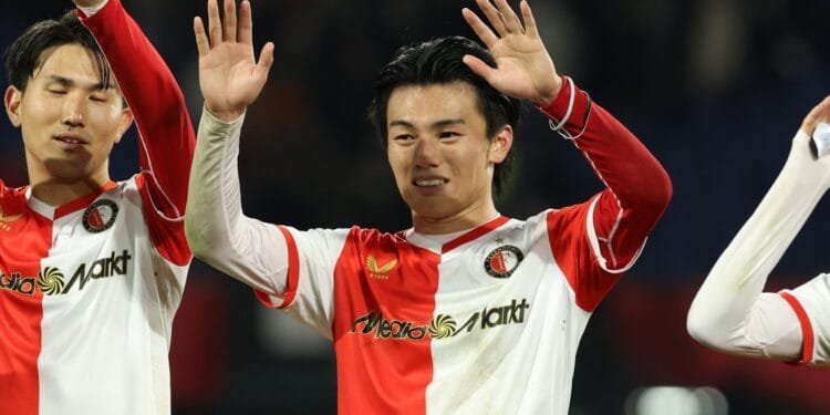 In-form Ueda and Saibari keep Feyenoord and PSV neck and neck