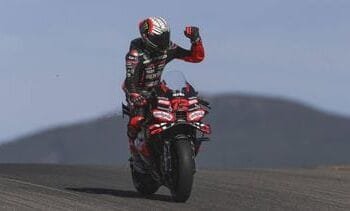 Italiaanse motorcoureur Bezzecchi start vanaf pole in Portugal