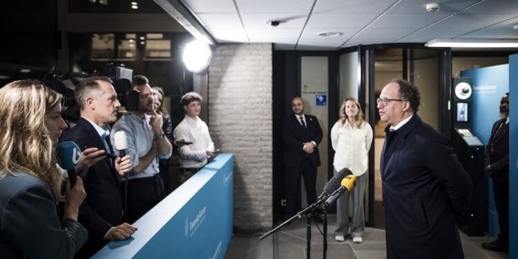 Dutch coalition formation moves on, D66 and CDA to take lead?