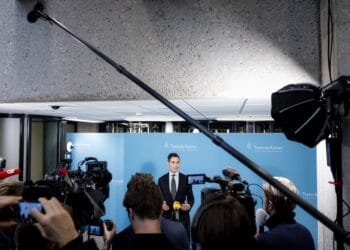 Dutch cabinet talks get off to a false start with a resignation