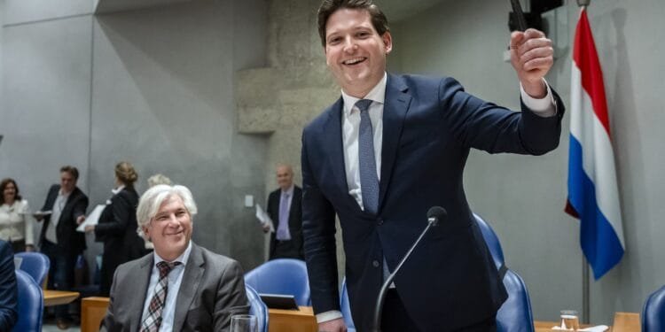 Van Campen beats Bosma in vote for new parliamentary chair