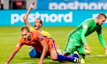 Bas Dost kreeg hartstilstand op het veld en maakt nu indruk bij Eva Jinek