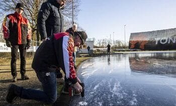 Schaatsbanen geopend op koude Eerste Kerstdag