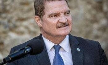 Premier Aruba niet naar Nederland om ‘spanning in eigen regio’