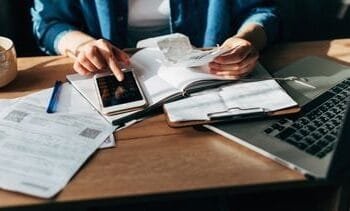 Huishoudens houden meer over: inkomen stijgt