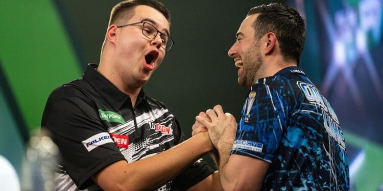 Gian van Veen beats Humphries to place for PDC darts semi-final