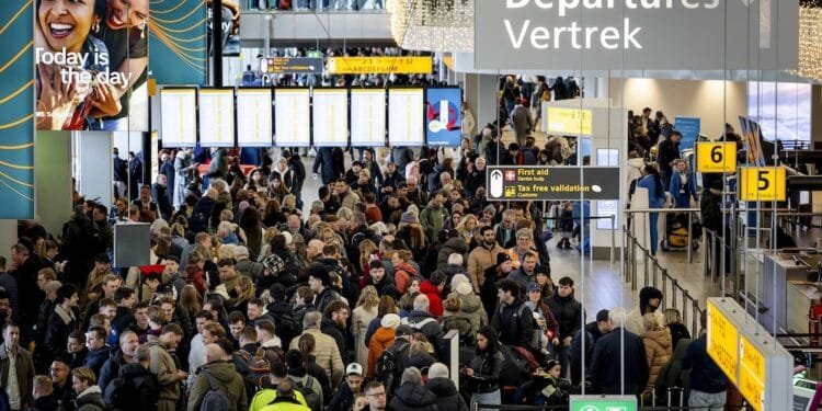 Travellers warned of more delays, cancellations at Schiphol
