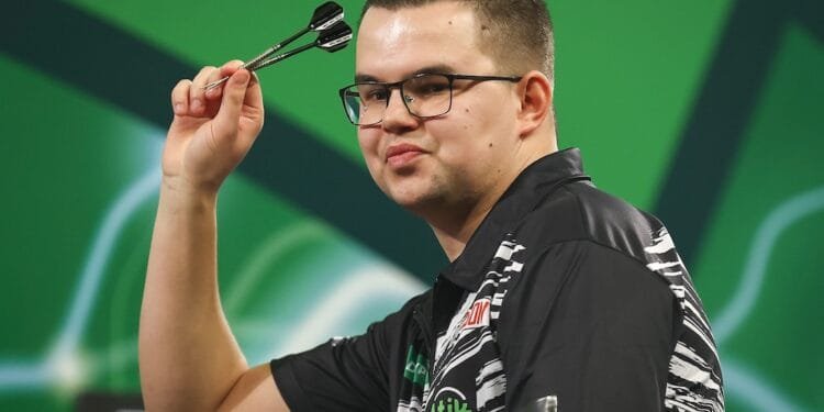 Dutchman Gian van Veen sets his sights on world darts title