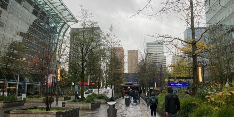 Japanese bank MUFG to focus EU banking in Amsterdam