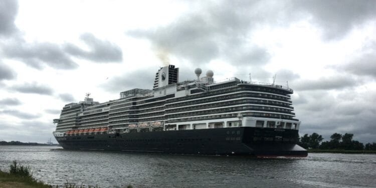 Amsterdam considers banning cruise ships altogether