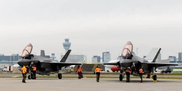 F-35s land at Schiphol in test of airport’s combat readiness