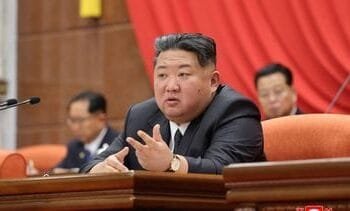 Kim Jong-un prijst Noord-Koreaanse troepen in ‘vreemd land’