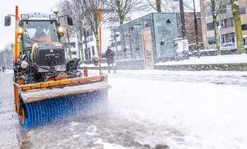 Strooizout in veel gemeenten bijna op: zo wordt het pgelost