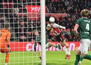 PSV pull 13 points clear as Feyenoord let in late equaliser