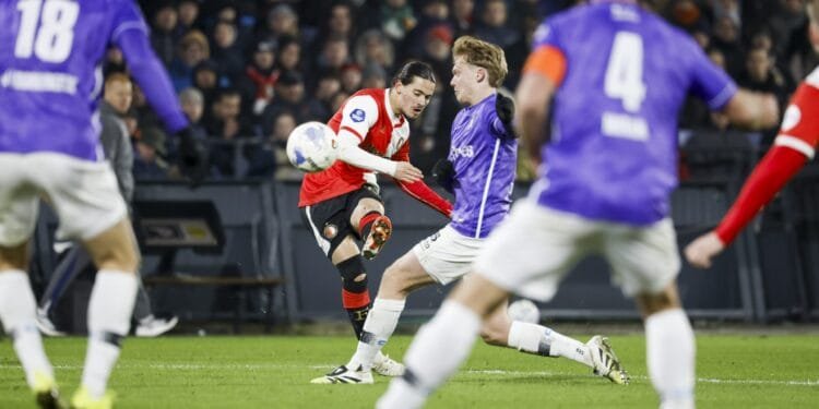 Feyenoord win at last but injury woes pile up for Van Persie