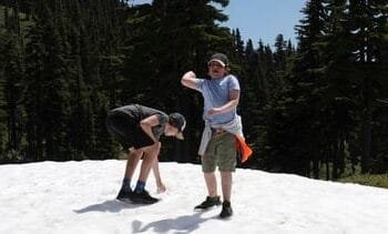 ‘Mijn zoon (8) draagt de hele winter een korte broek, zelfs in de sneeuw’