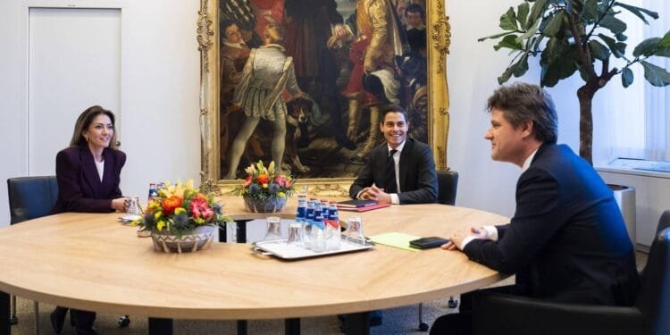 CDA levert minister van Buitenlandse Zaken, Defensie naar VVD