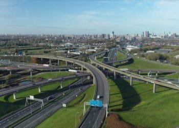 Peter ‘pikte vroeger auto’s’, nu sleept hij ze weg vanaf de A4