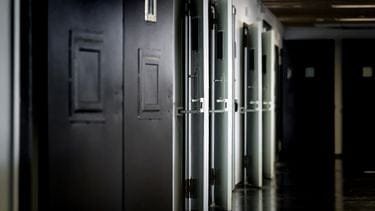 justitie zoekt plek voor drijvende gevangenis