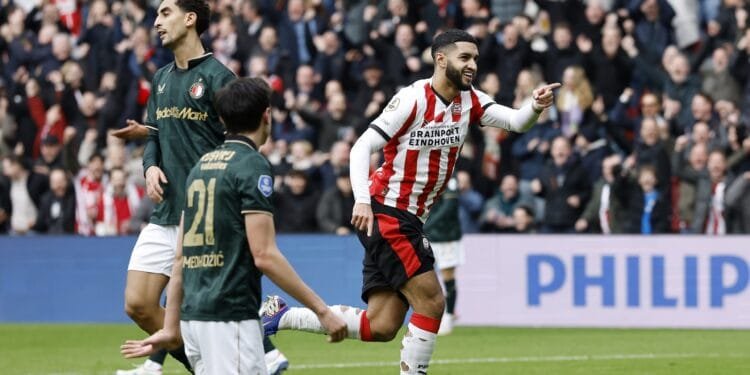 PSV punish Feyenoord errors to take 17-point lead in Eredivisie