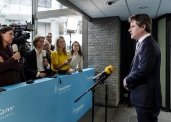 Coalition cabinet: 18 ministers and 10 juniors in new line-up