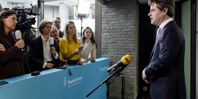 Coalition cabinet: 18 ministers and 10 juniors in new line-up